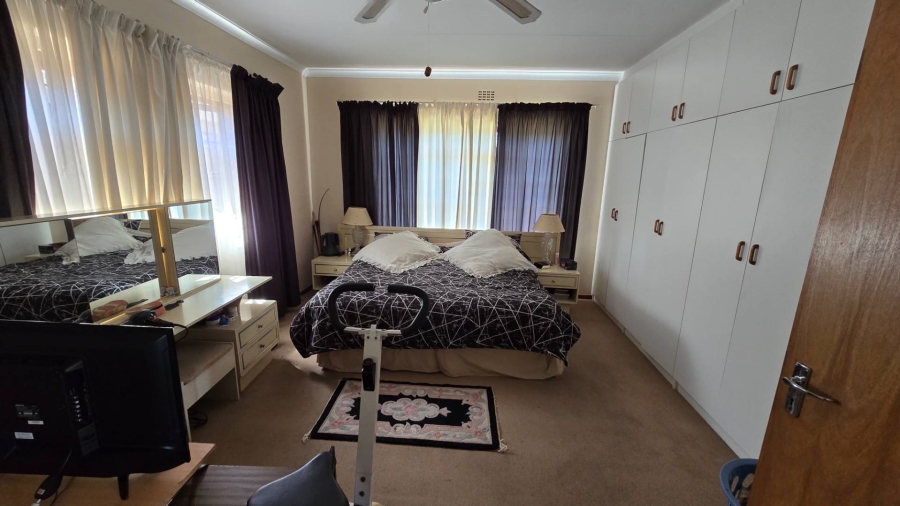 4 Bedroom Property for Sale in Wellway Park Western Cape